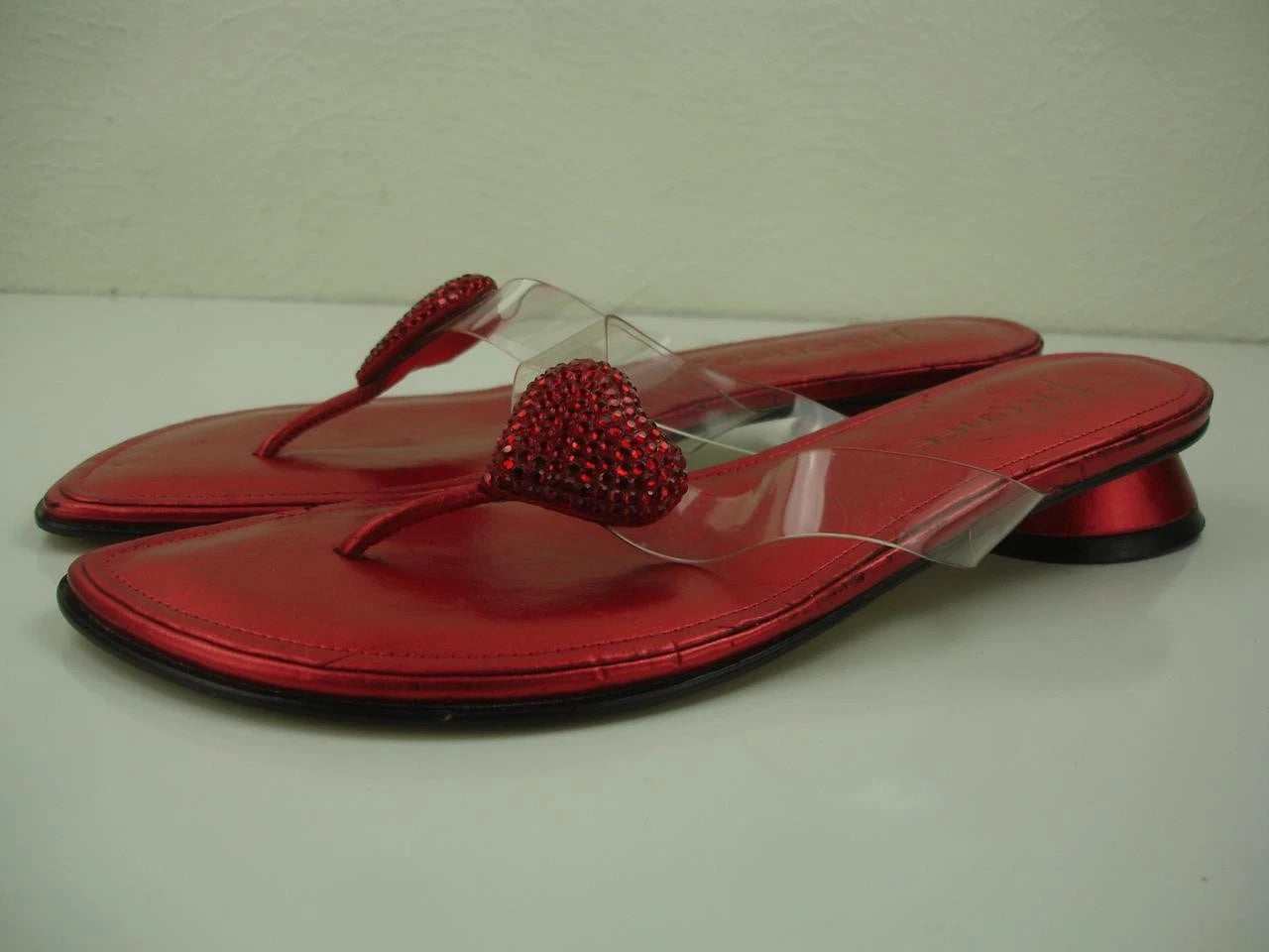Women's 9 M J. Renee Carlata Red Rhinestones Heart Clear Thong Sandals Thong NWT