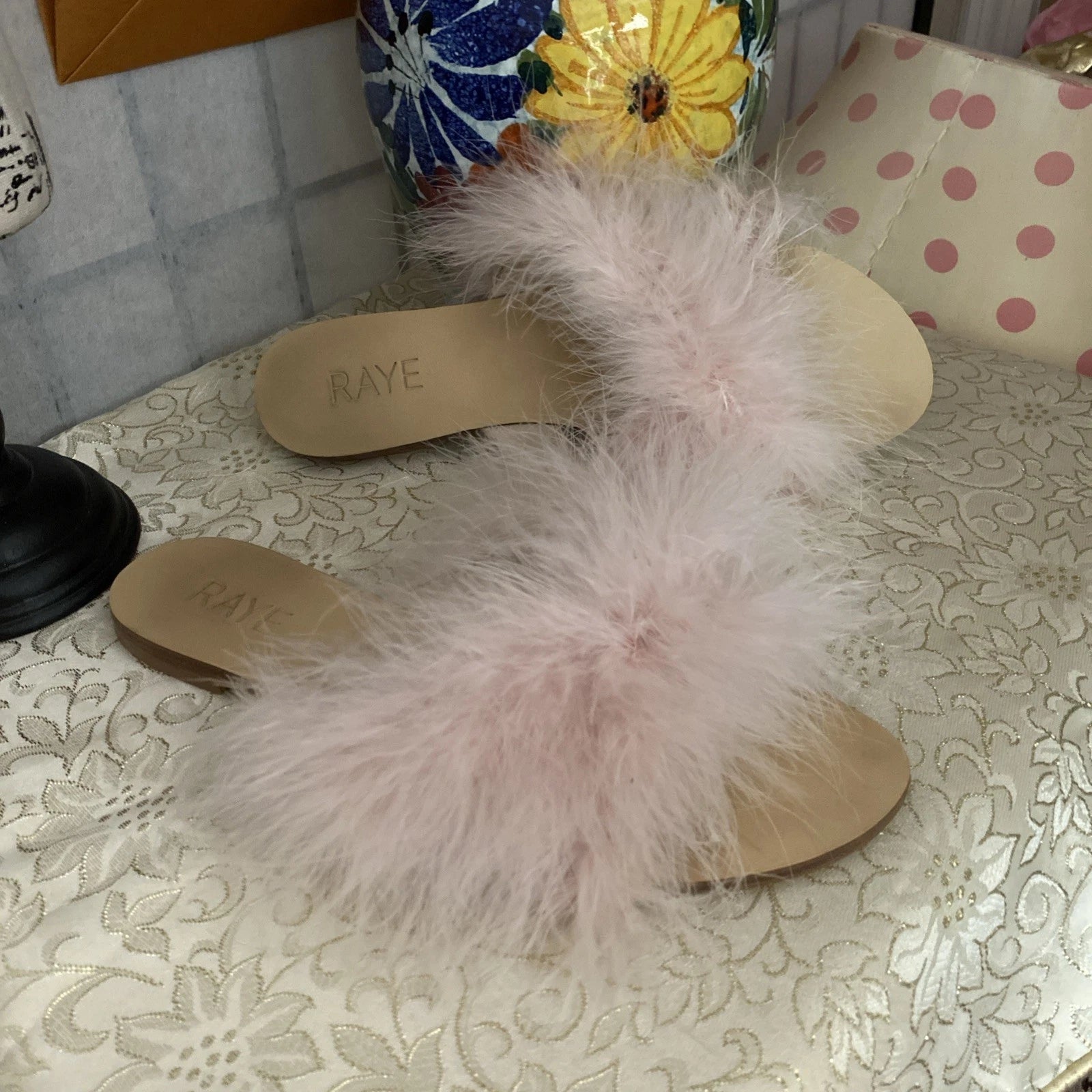 Raye Women 8.5 Pink Feather “Marabou Style”Leather Slides Sandals