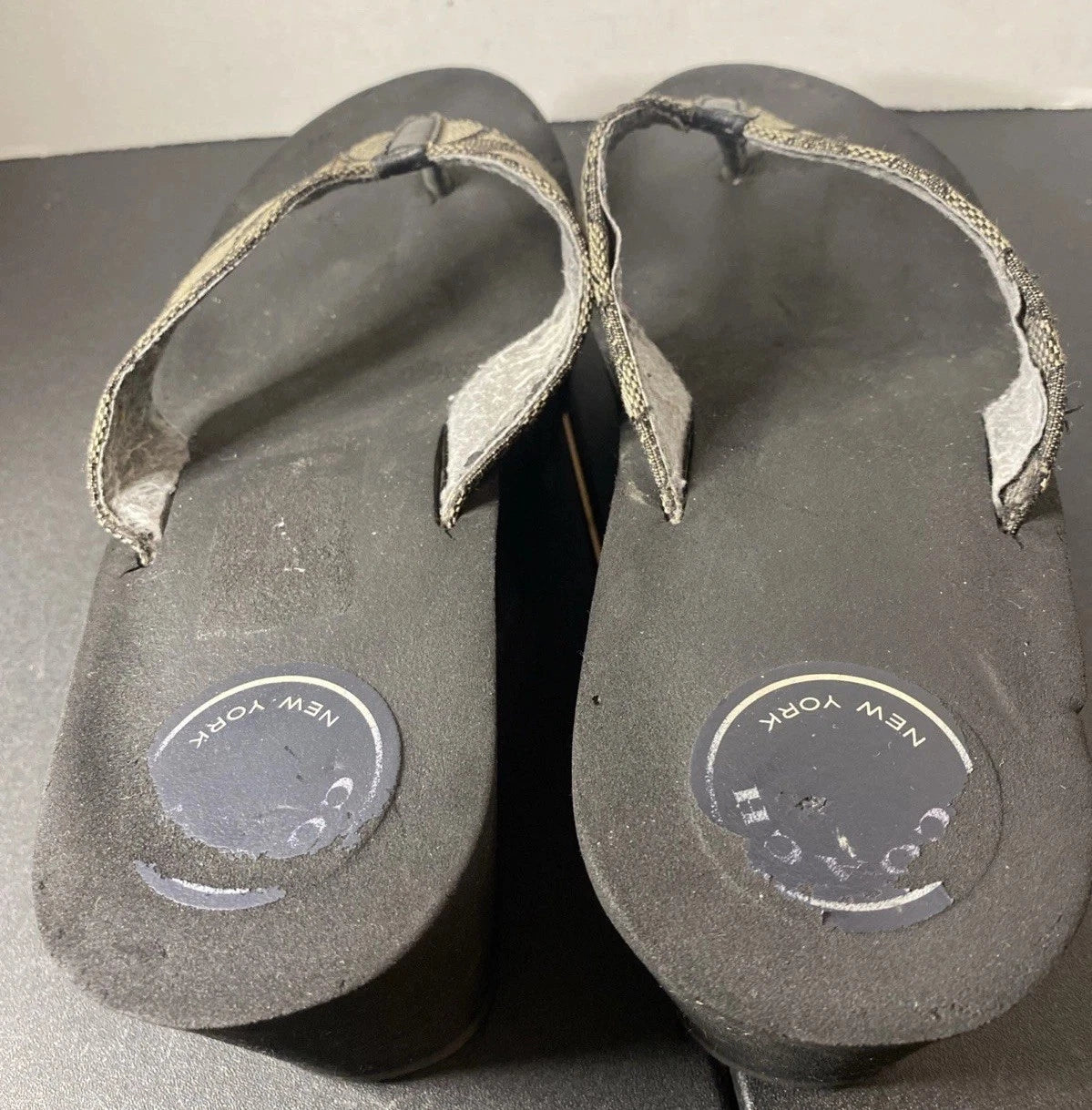 COACH Classic Platform Wedge Flip Flop Sandals Size 8-9 Black/Gray Logo
