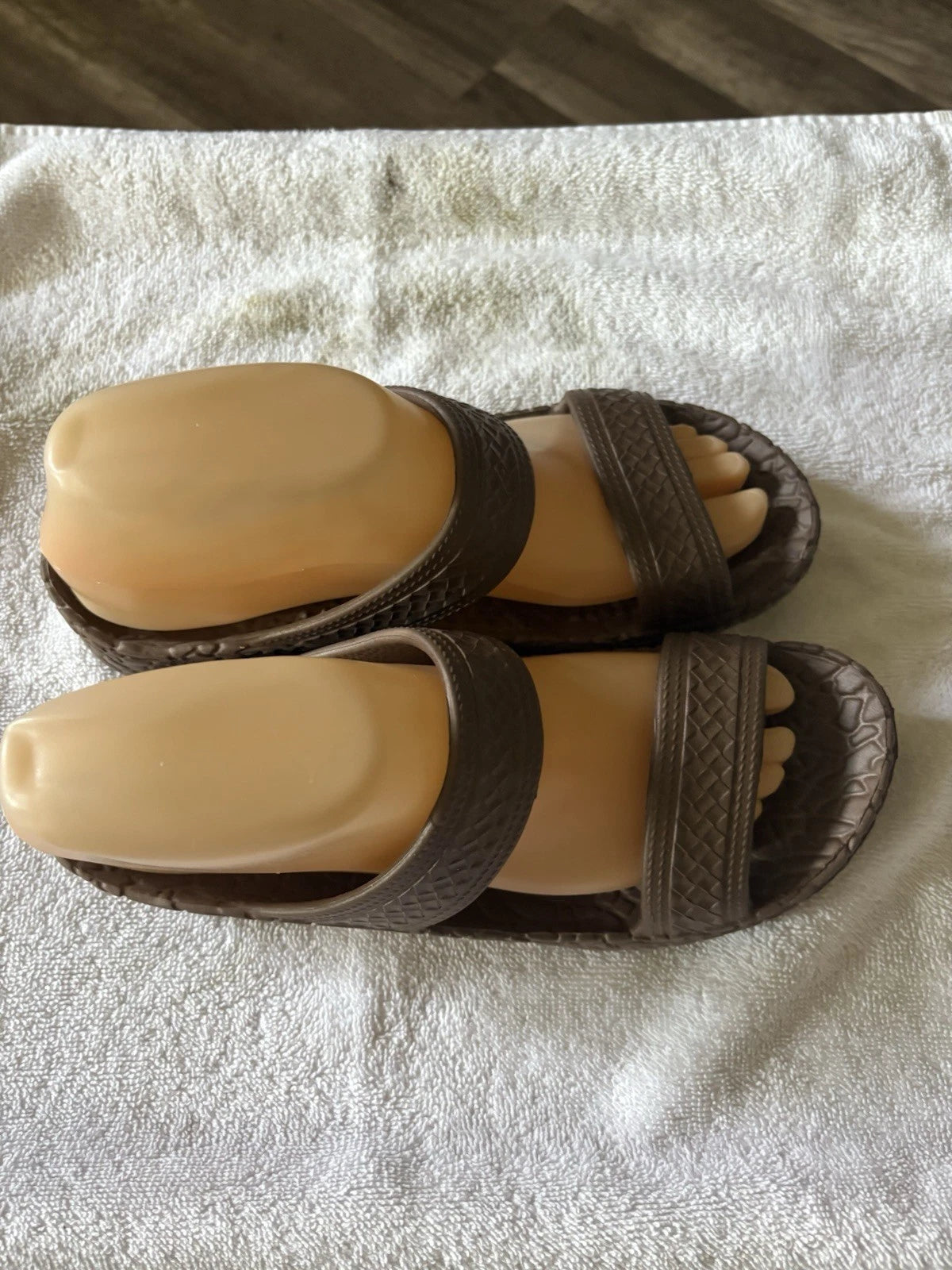 HAWAIIAN by Grandes Textured Brown Double Band Slide Sandals Women’s Sz 7
