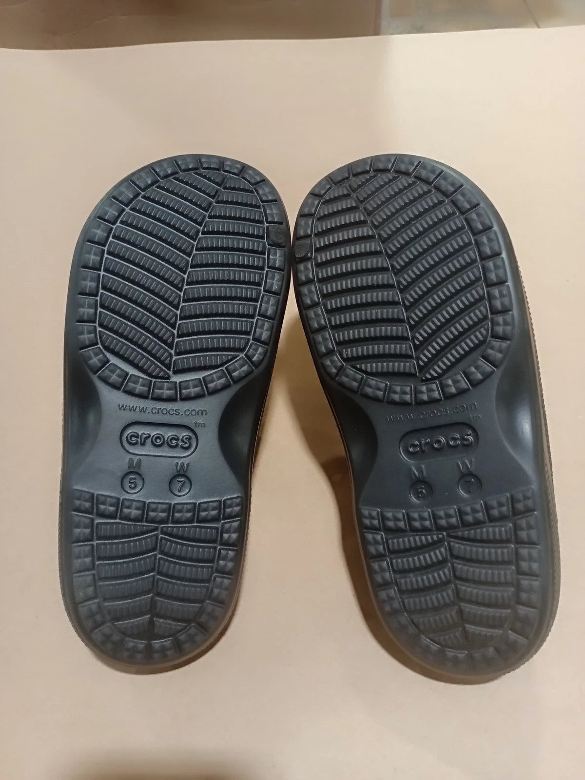 UsedLikeNew_Crocs Unisex Men's and Women's Baya Two-Strap Slide