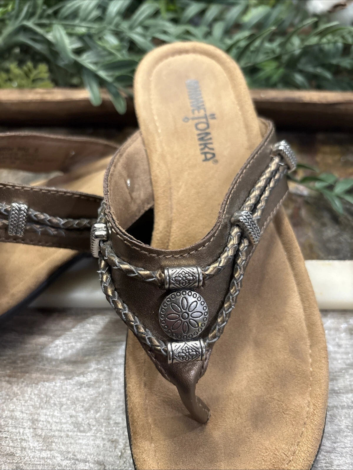 Minnetonka Women's Leather Comfort Slip-On Slide Sandal Size 5