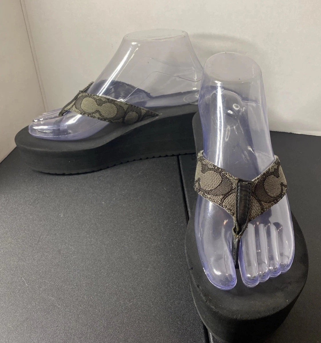 COACH Classic Platform Wedge Flip Flop Sandals Size 8-9 Black/Gray Logo