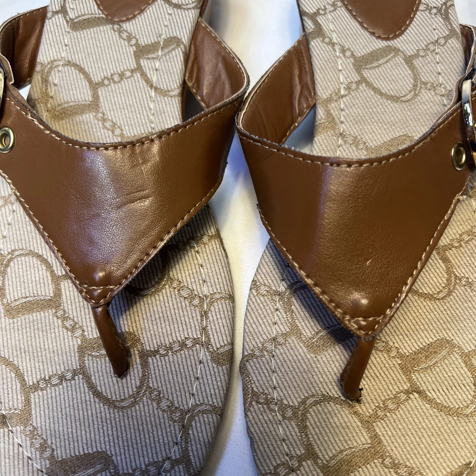 NWT Chaps Thong Buckle Sandals Slides Tan Women's Size (9-10) Summer Spring