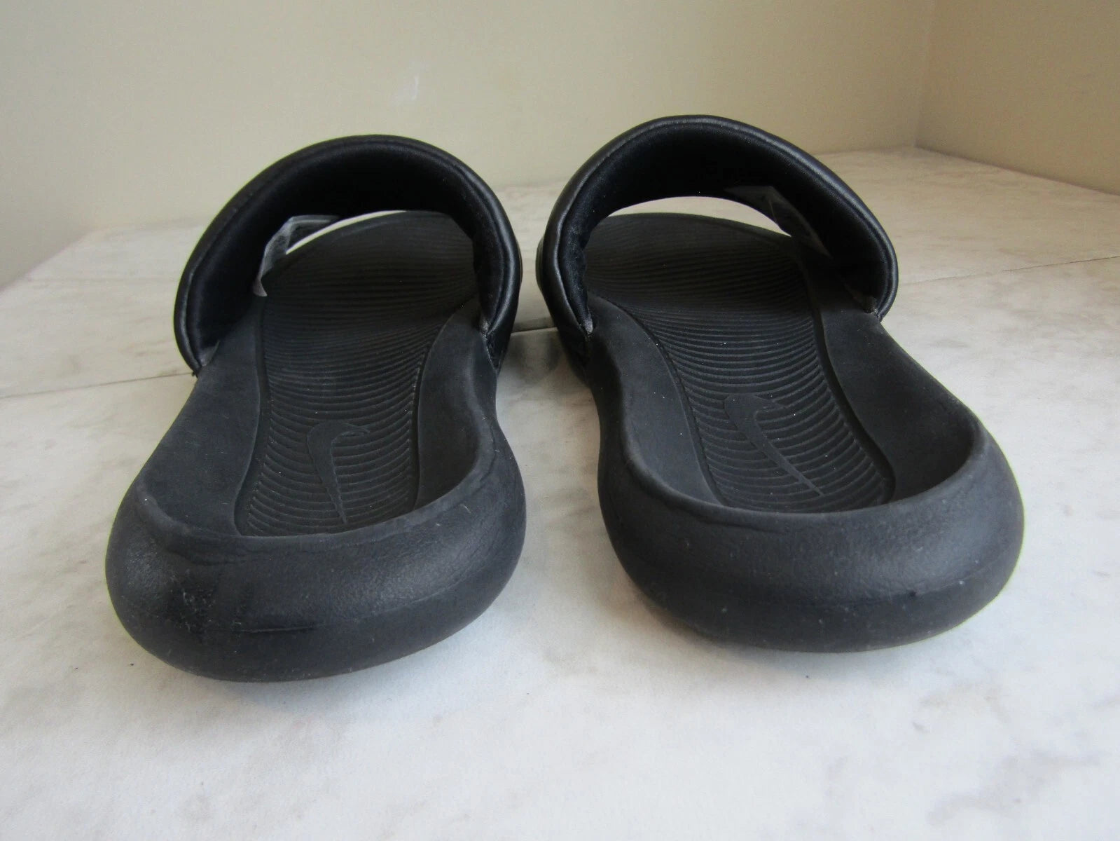 NIKE Swoosh Black/White Logo Wide Strap Slides Sandal Shoes Women's Size 7 EU 38