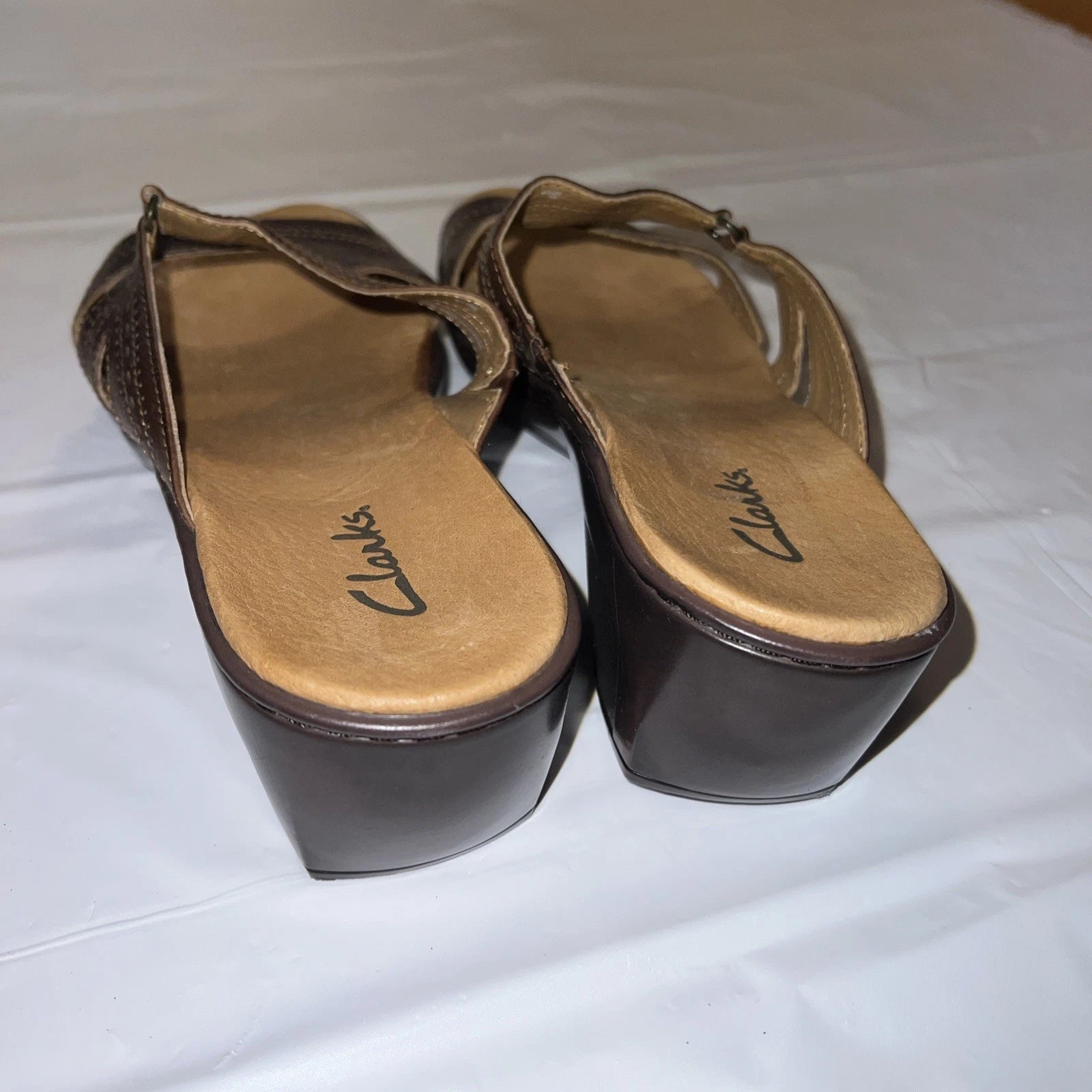 Clarks Dark Brown Leather Sandals Slides Low Heel Womens 8.5 M Style 80084