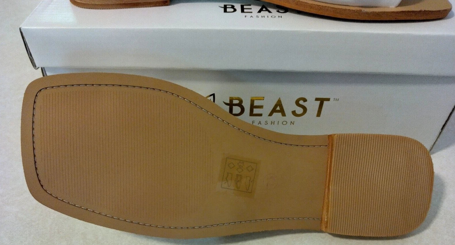 Beast Fashion Size 7.5 LANA-01 White Sandals NIB