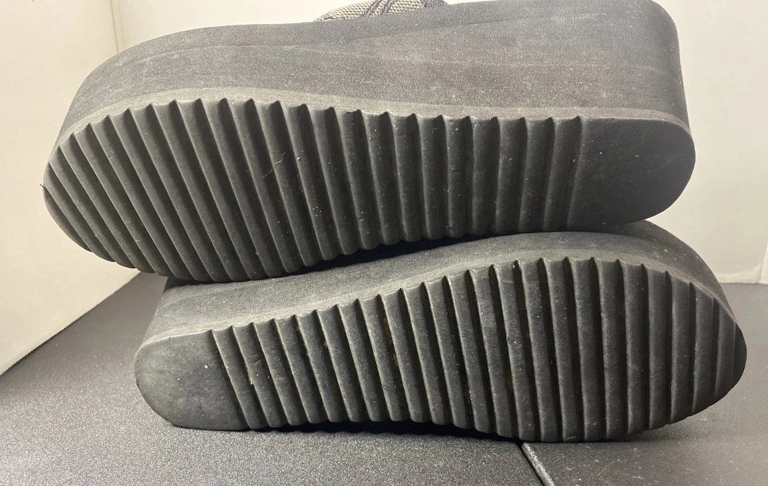 COACH Classic Platform Wedge Flip Flop Sandals Size 8-9 Black/Gray Logo