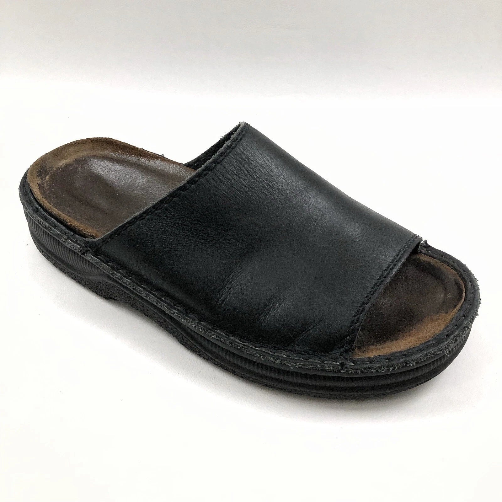 Naot Black Sz 6 /37 Leather Sandals Flats Slip On Arch Support Platform