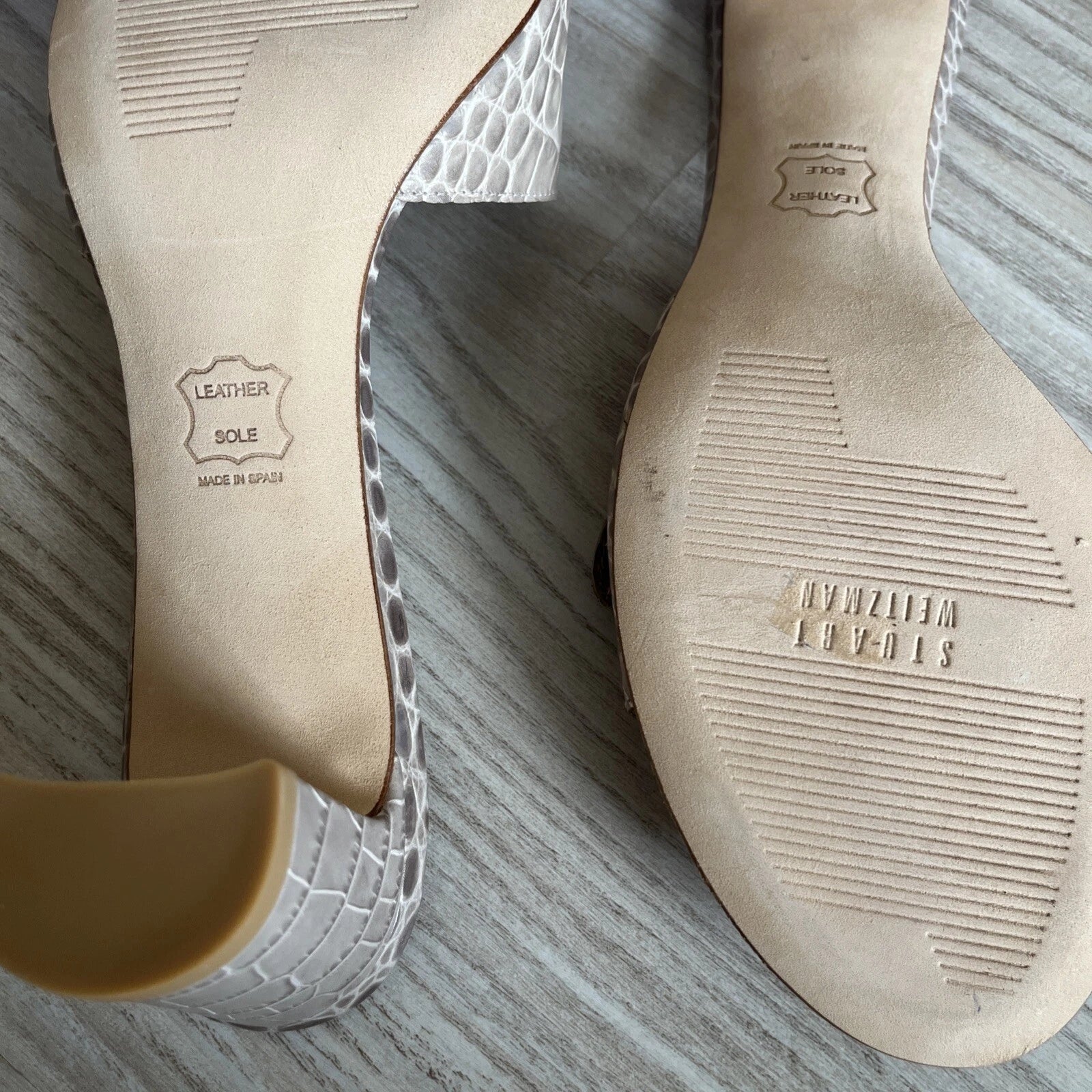 STUART WEITZMAN Style 87580 Taupe Croc Embossed Leather Heels Sandals Size 8.5M