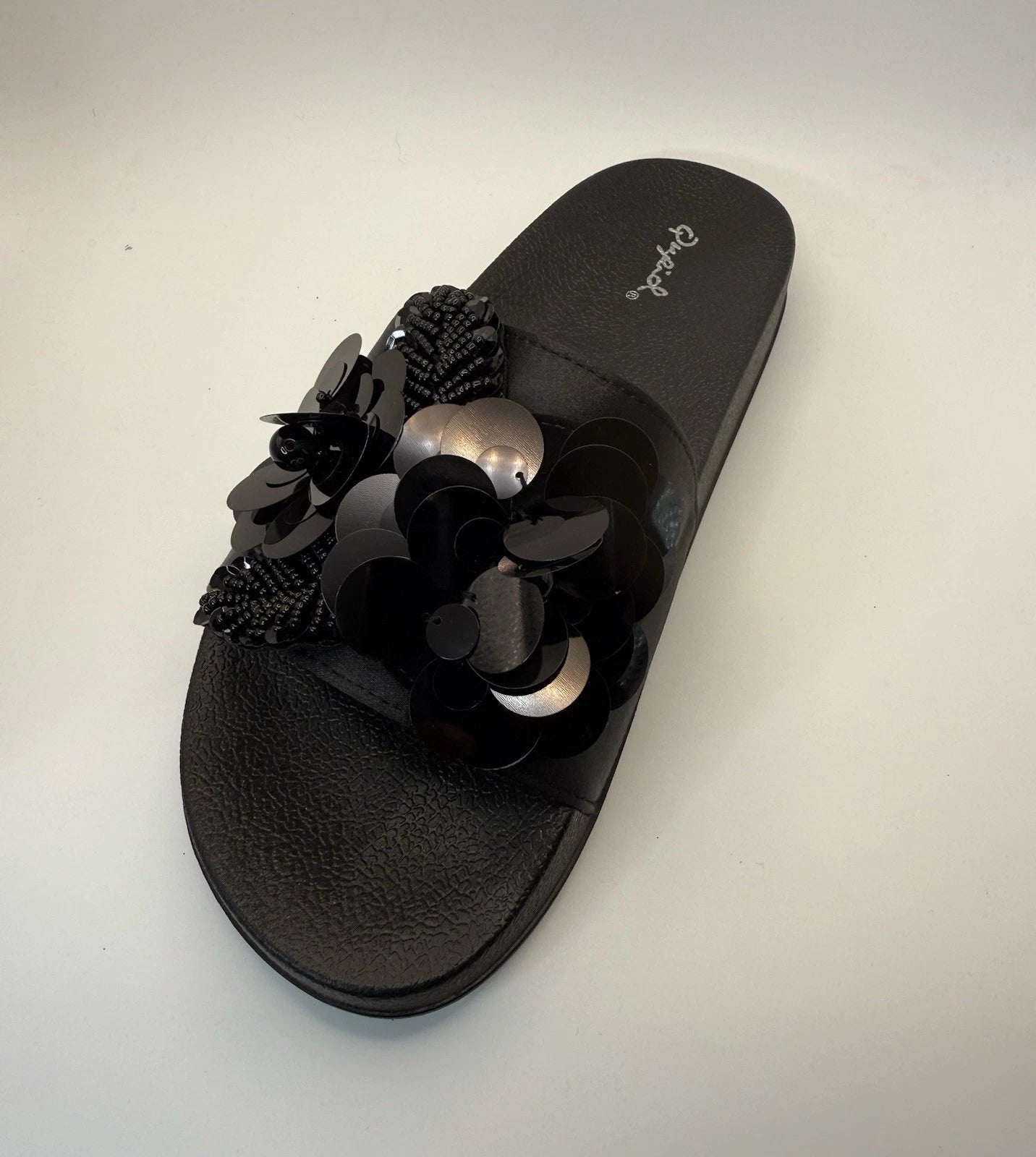 Qupid Women's Fashion Satin Black Flower Slides Sandals Flip Flops Sz 10 New!