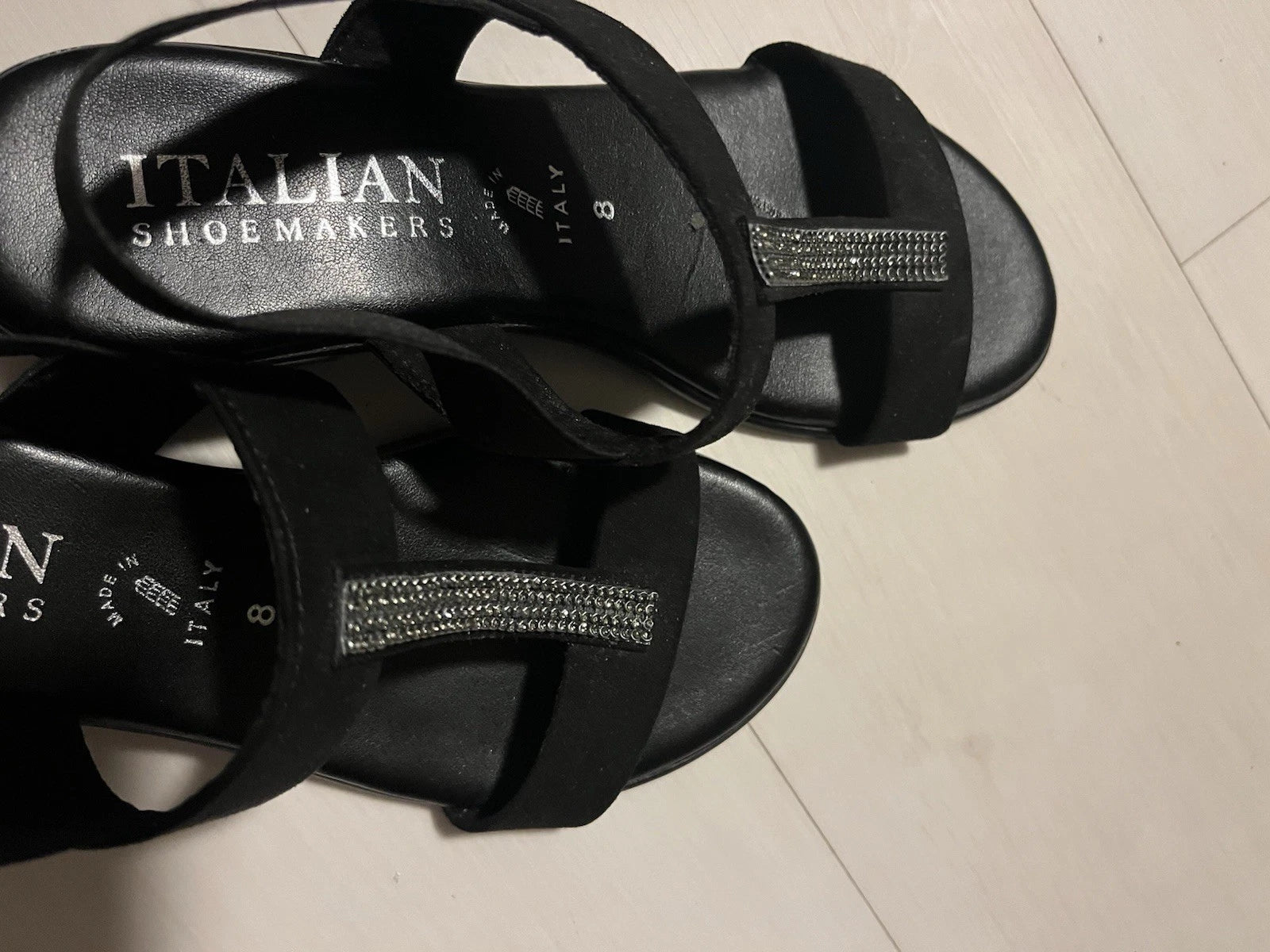 Black Italian Shoemaker’s  NEW  Size 8 Women’s  Block heel sandals w/Rhinestones