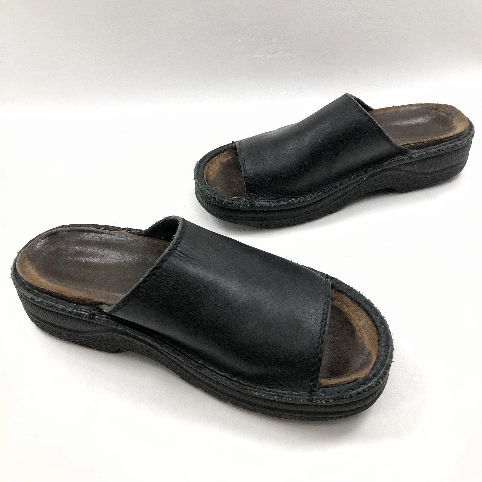 Naot Black Sz 6 /37 Leather Sandals Flats Slip On Arch Support Platform