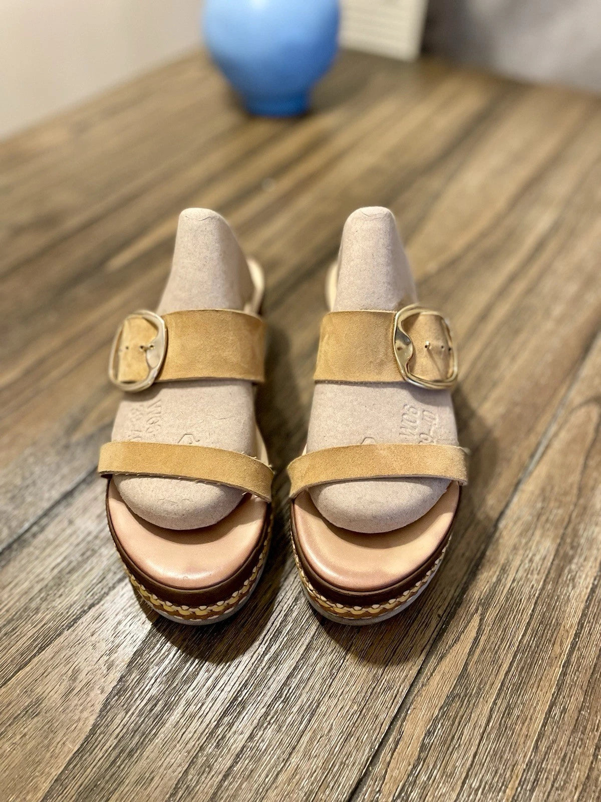 Coach and Four Treviso Tan Leather Platform Slide Sandals Gold Buckle Size 8