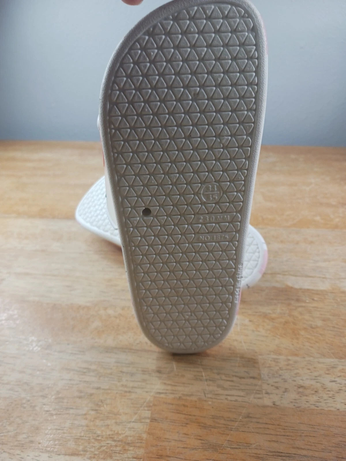 Fashion Housewives Peach Slides Sz 34/35