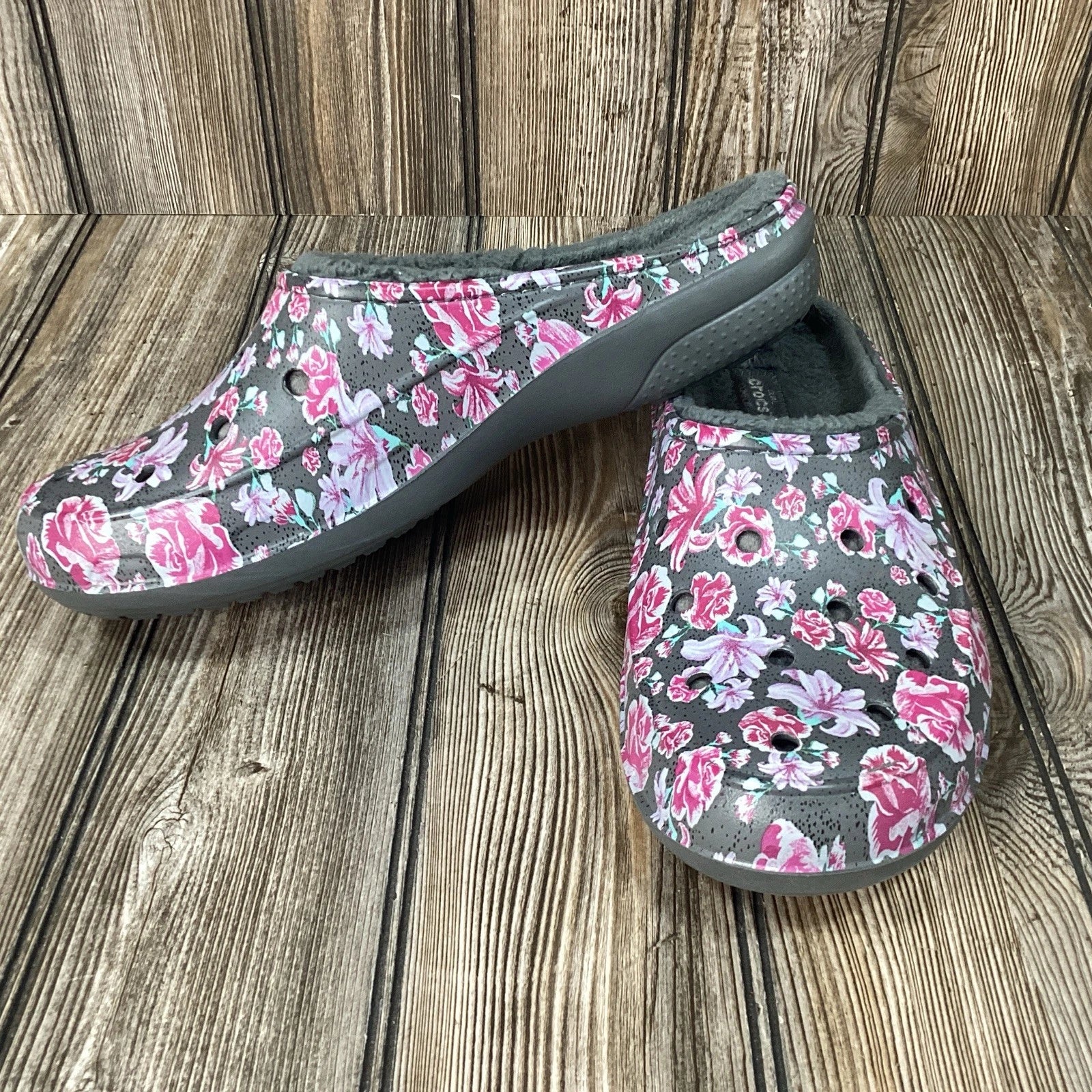 Crocs Womens Floral Design Gray Fur Lined Comfort Slides Shoes Size 11
