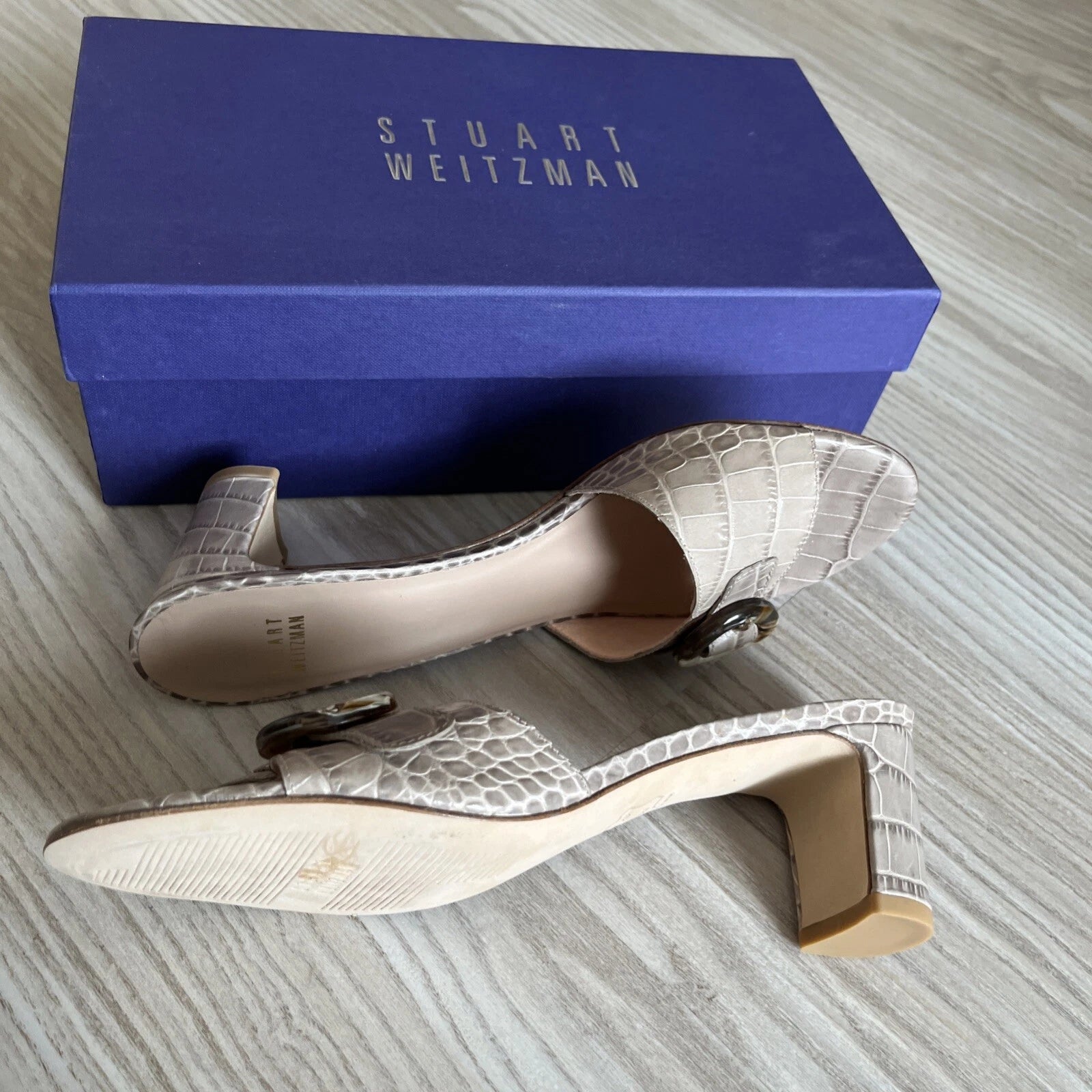 STUART WEITZMAN Style 87580 Taupe Croc Embossed Leather Heels Sandals Size 8.5M