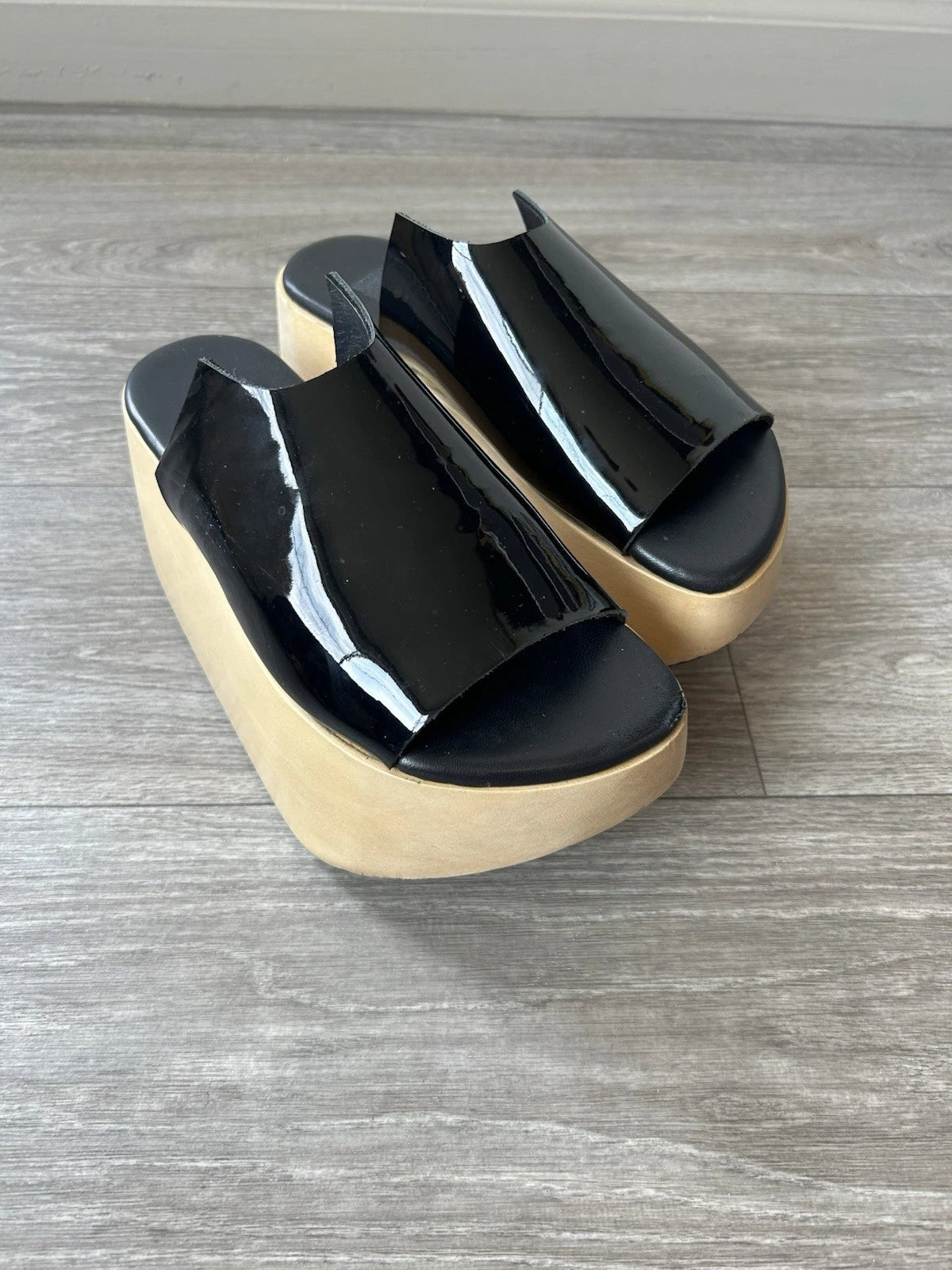 MELITTA BAUMEISTER Wood Platform Patent Leather Slide Sandals Designer Shoes 7