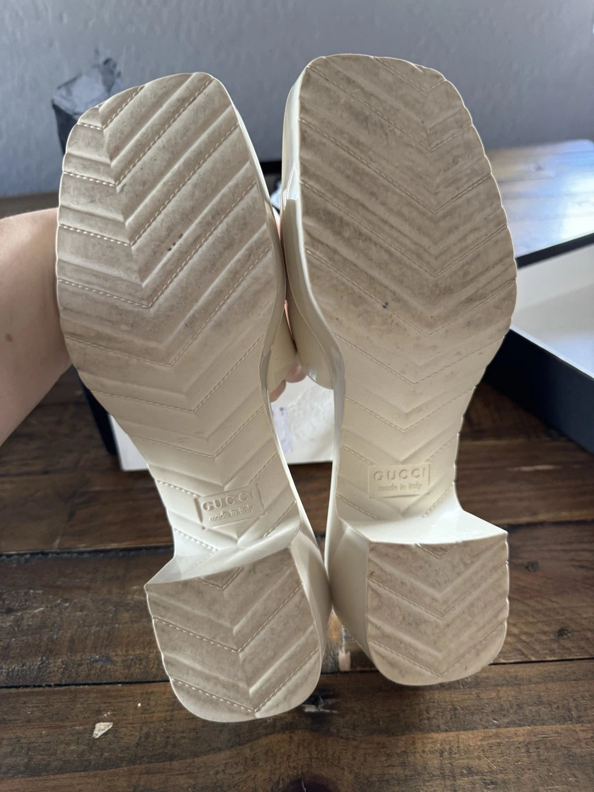 Gucci $550 Rubber Slide Sandal Block Heel Mystic White Women’s Sz 38 (US 8)