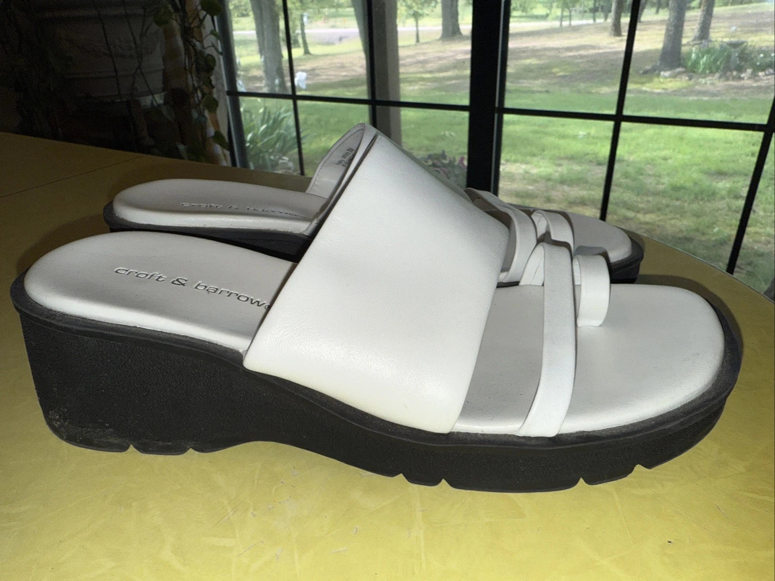 Croft & Barrow Womens Hally Size 8 White Leather Slide Chunky Sandals y2k Style