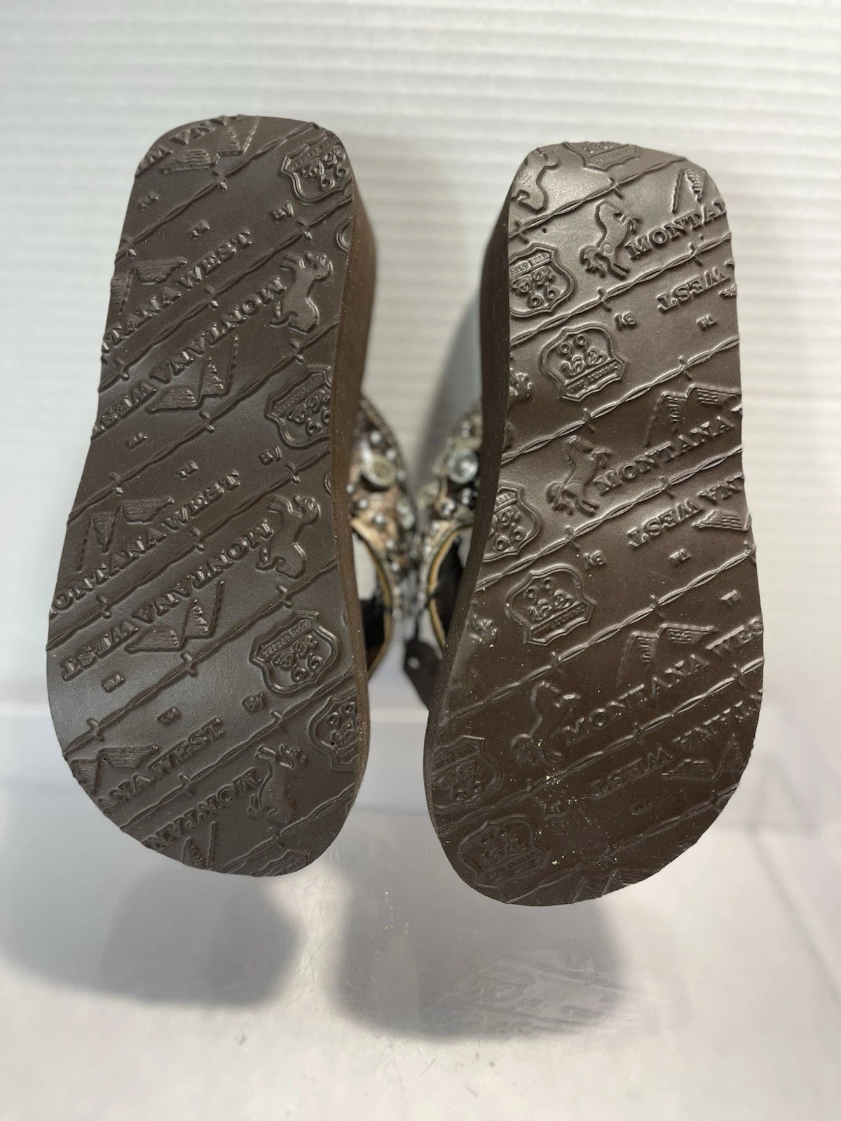 Montana West Rhinestone & Silver Stud Camo Western Style Wedge Sandals Sz6-6.5