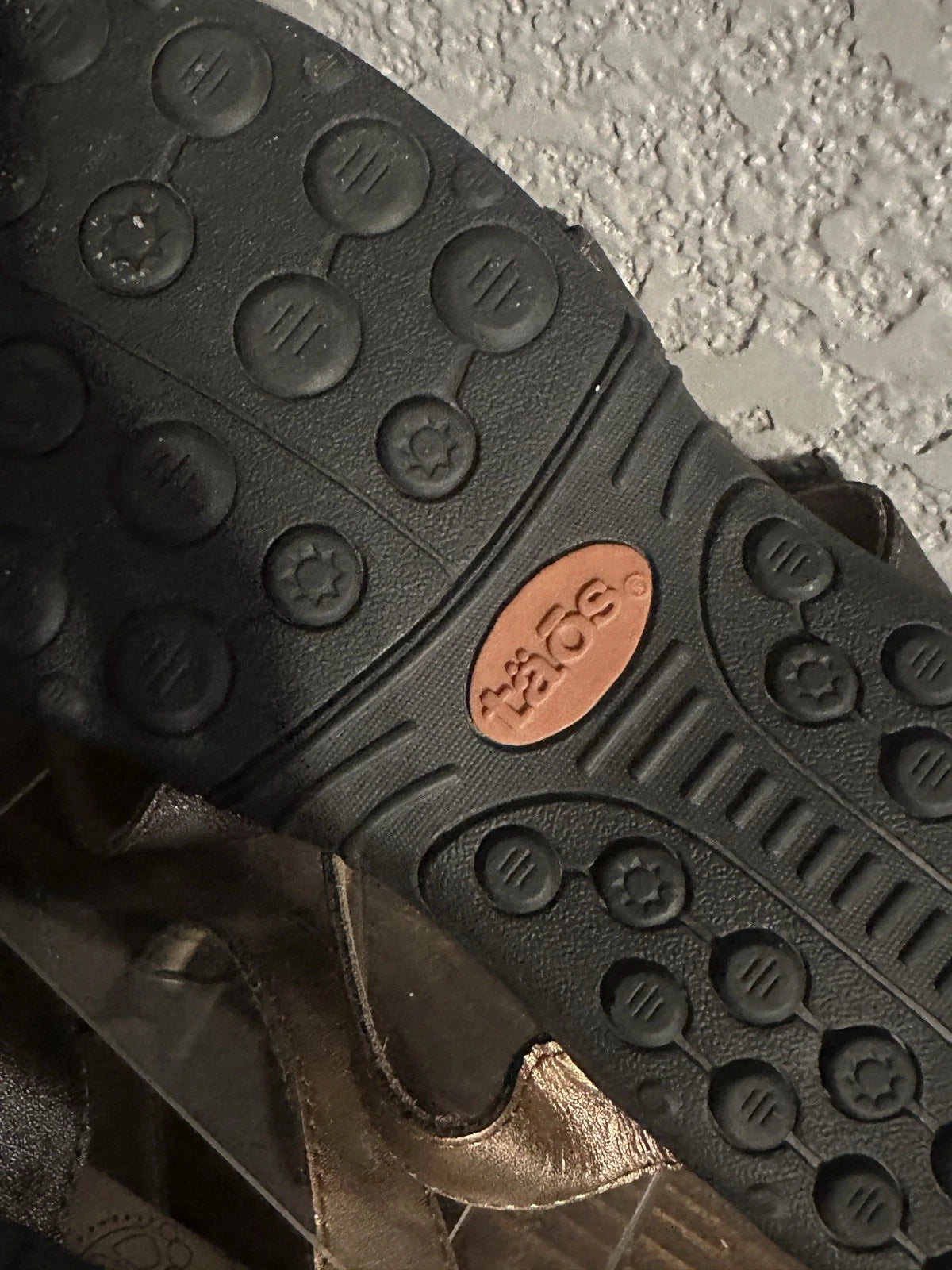 TAOS Prize Sandals Womens 8 Bronze Three Strap Leather Slide Strappy Slip On