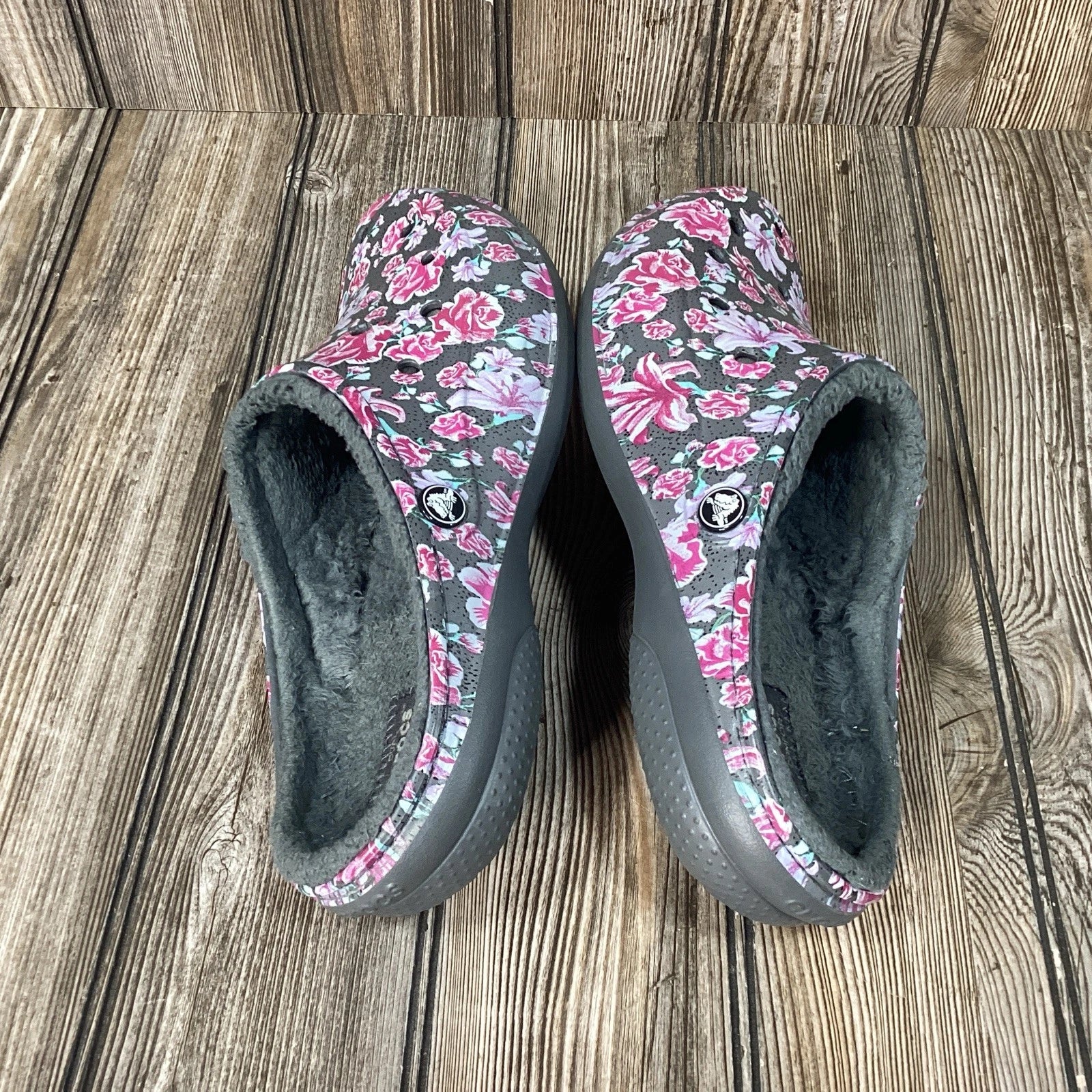 Crocs Womens Floral Design Gray Fur Lined Comfort Slides Shoes Size 11