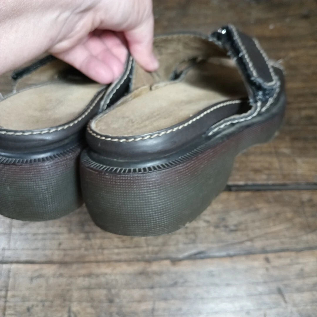 Fashion Bug Womens Sz 8.5 Sandals Slide Shoes Y2K Brown Vintage Chunky GRUNGE