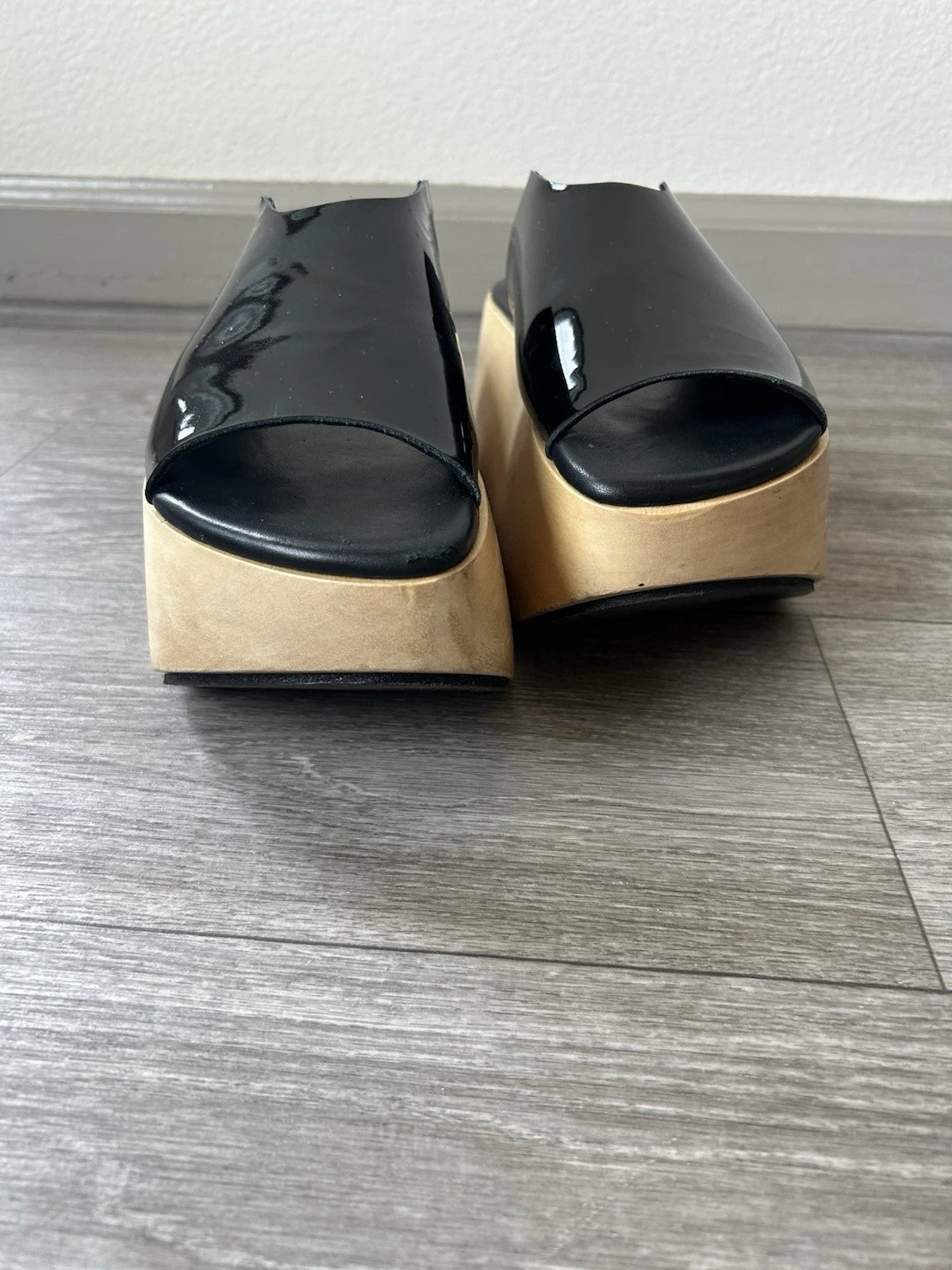 MELITTA BAUMEISTER Wood Platform Patent Leather Slide Sandals Designer Shoes 7