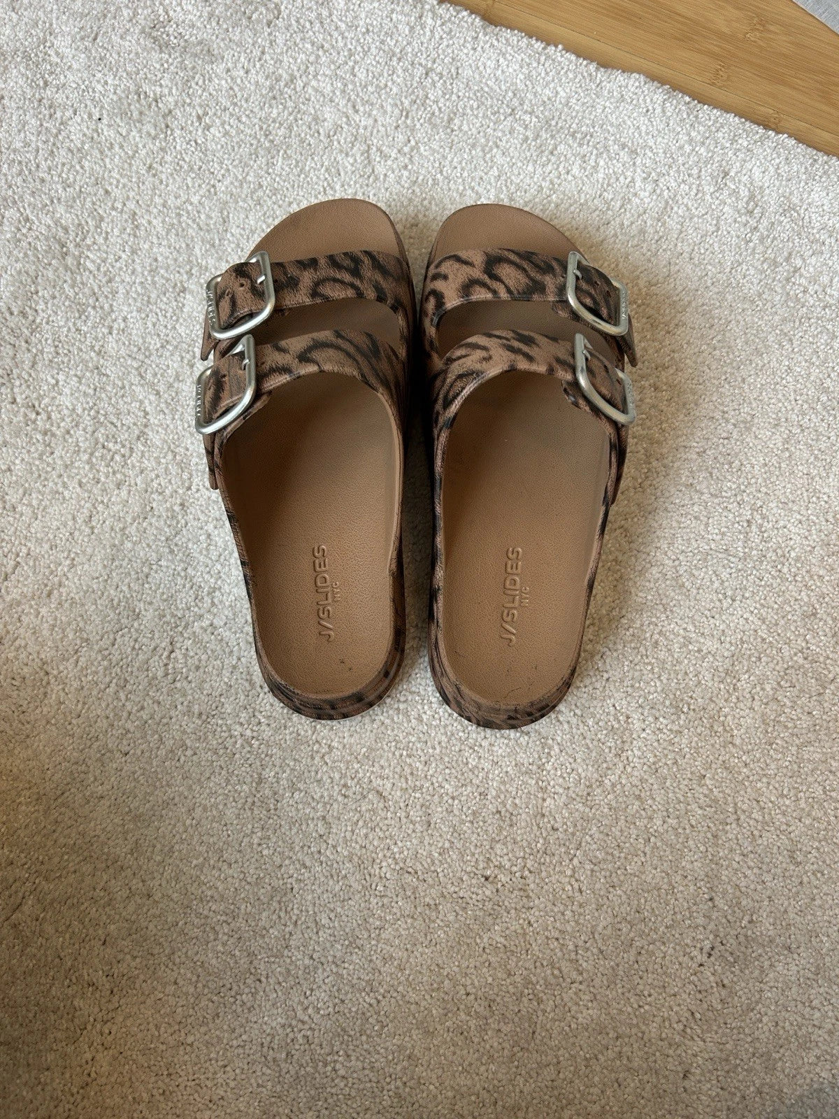 J/Slides Women’s Size 8 Platform Sandals, Leopard Print Style, Great Condition.