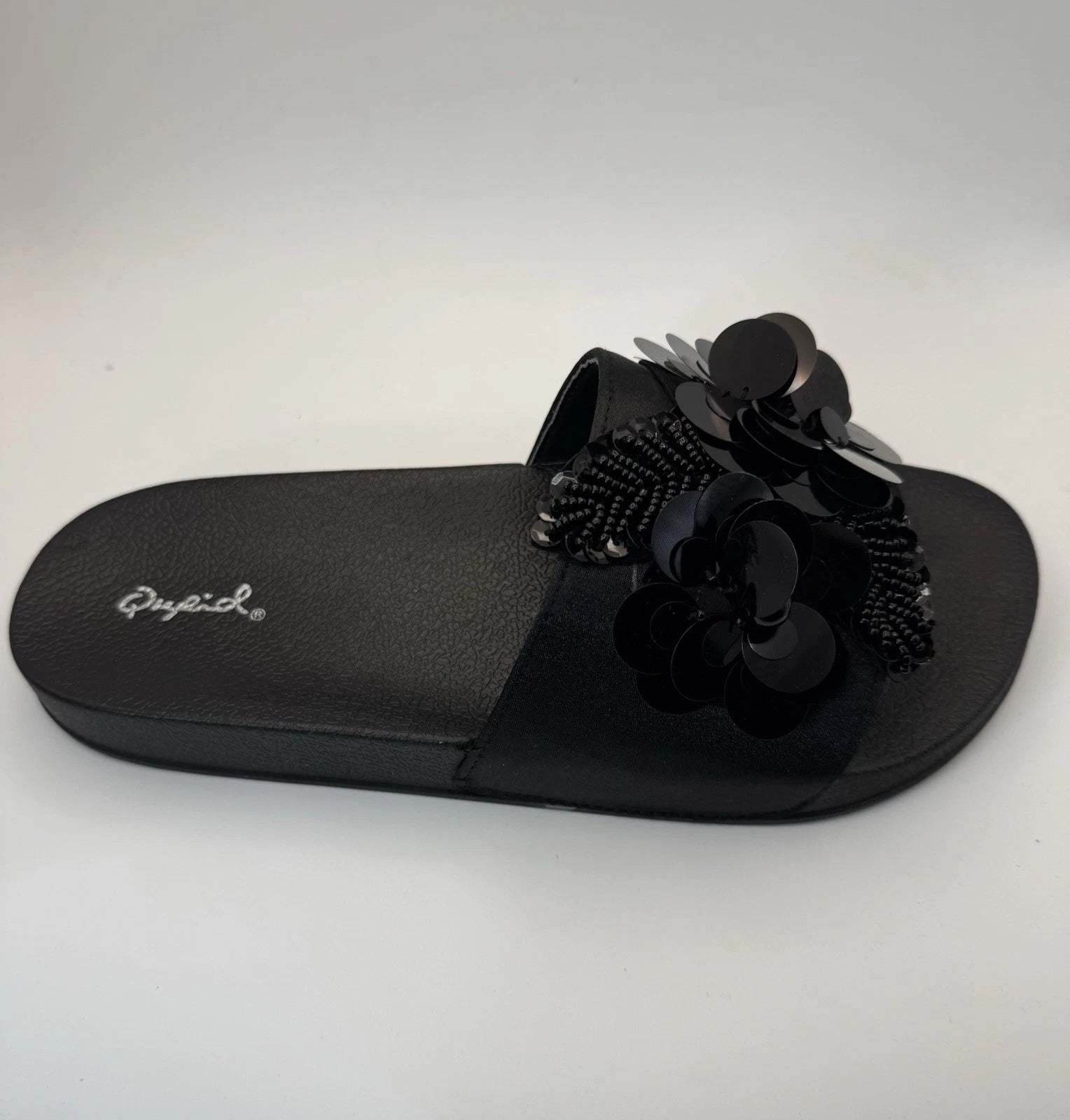 Qupid Women's Fashion Satin Black Flower Slides Sandals Flip Flops Sz 10 New!