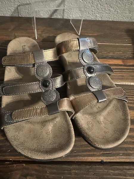 TAOS Prize Sandals Womens 8 Bronze Three Strap Leather Slide Strappy Slip On