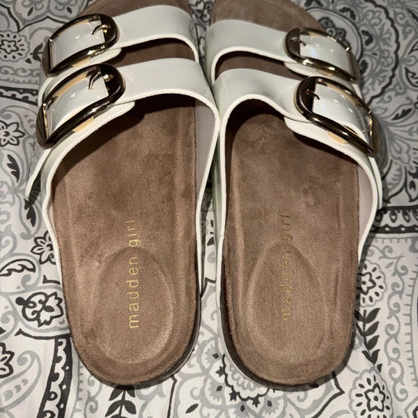 Madden Girl White Gold Bodie 2-Strap Buckle Footbed Sandals Woman’s Size 7M