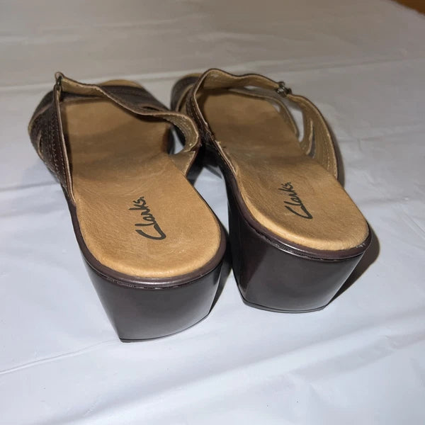 Clarks Dark Brown Leather Sandals Slides Low Heel Womens 8.5 M Style 80084