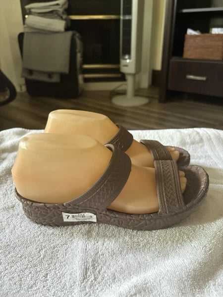 HAWAIIAN by Grandes Textured Brown Double Band Slide Sandals Women’s Sz 7