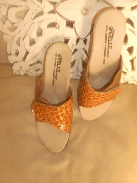 HELLE 100 %  FASHION &  WELLNESS   KITTEN  HEEL  SANDALS  SIZE  10  SPAIN