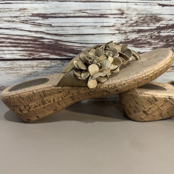 -NEAR MINT- Women’s 8 b.o.c Born Concept Fashion Sandals Flowers Cork Slides
