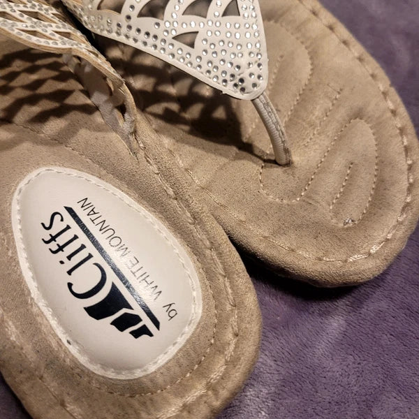 Cliffs Cameo Thong Sandals Sz 9M White Faux Leather Sparkles Lace Wedge Style