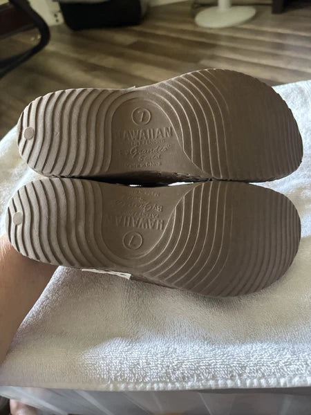 HAWAIIAN by Grandes Textured Brown Double Band Slide Sandals Women’s Sz 7