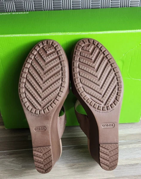 Crocs Leigh 2 Strap Wedge Sandals 11w Bronze Dual Comfort Women's Fashion Shoes