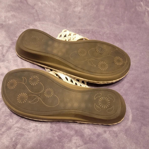 Cliffs Cameo Thong Sandals Sz 9M White Faux Leather Sparkles Lace Wedge Style