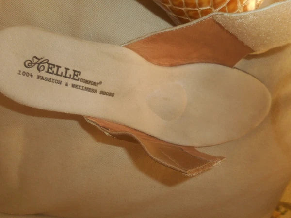 HELLE 100 %  FASHION &  WELLNESS   KITTEN  HEEL  SANDALS  SIZE  10  SPAIN