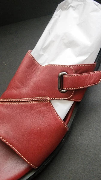 Liz Claiborne Villager Style Burgundy Leather Sandals, Minimal Wear, Looks Great