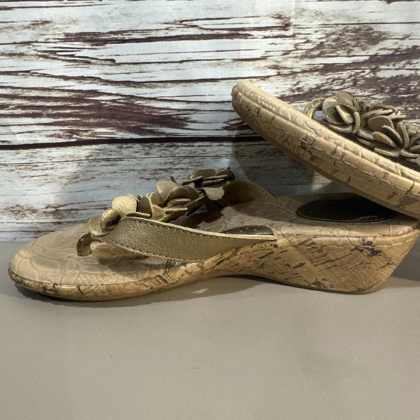 -NEAR MINT- Women’s 8 b.o.c Born Concept Fashion Sandals Flowers Cork Slides
