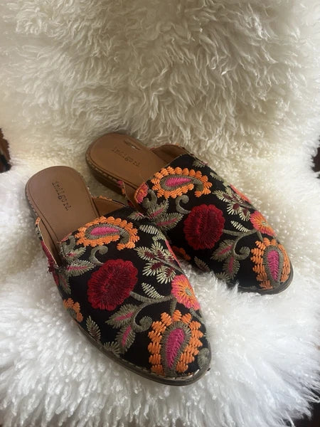 Indigo Rd. Hayze Mule Floral Embroidered Slip On Sandals Women’s Size 8.5
