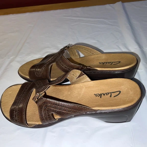 Clarks Dark Brown Leather Sandals Slides Low Heel Womens 8.5 M Style 80084