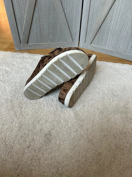 J/Slides Women’s Size 8 Platform Sandals, Leopard Print Style, Great Condition.