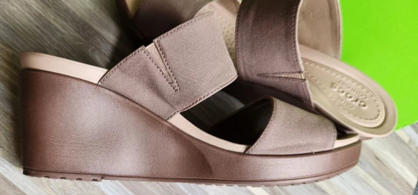 Crocs Leigh 2 Strap Wedge Sandals 11w Bronze Dual Comfort Women's Fashion Shoes