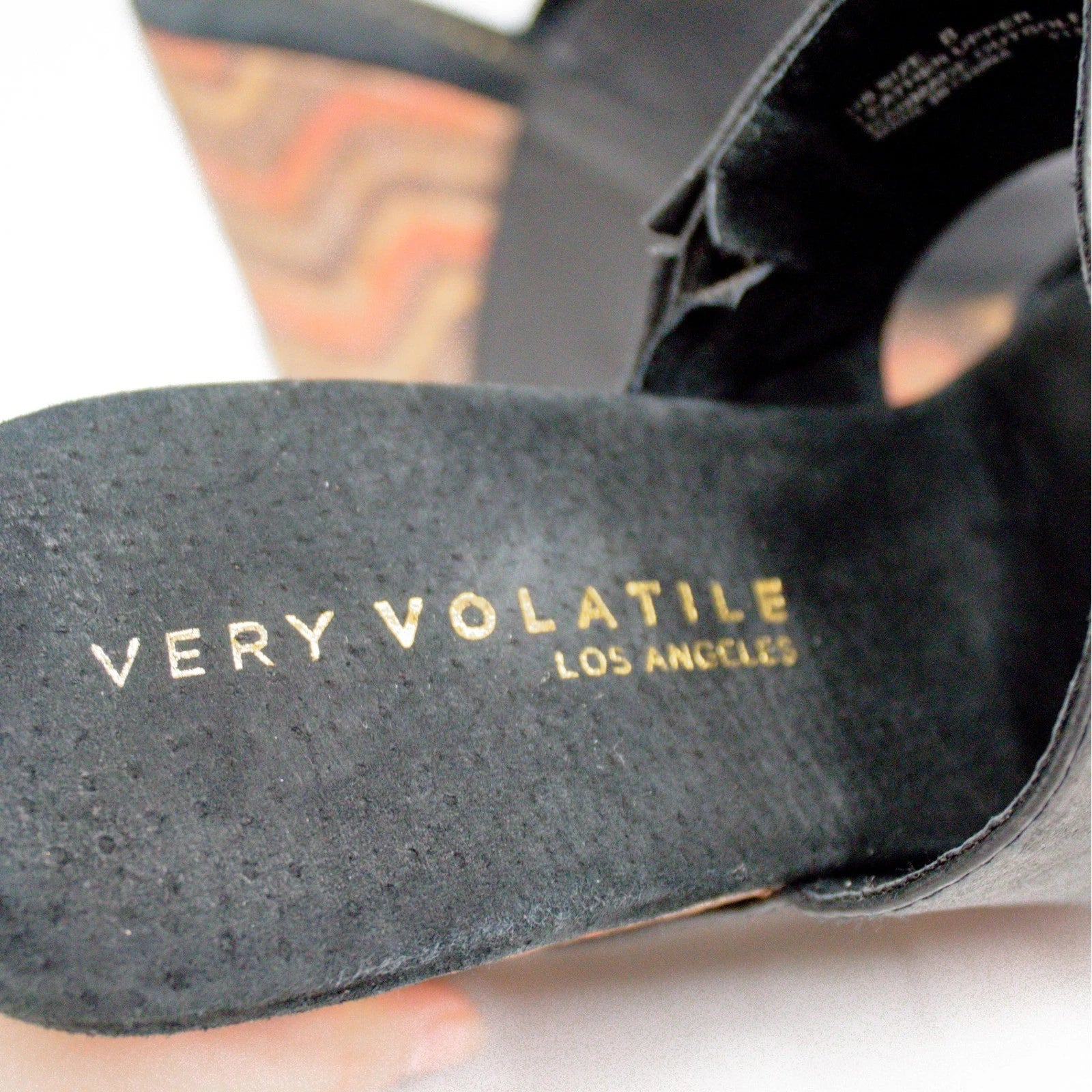 Very Volatile Los Angeles Wedge Sandals Black Leather Platform Women's Size 8