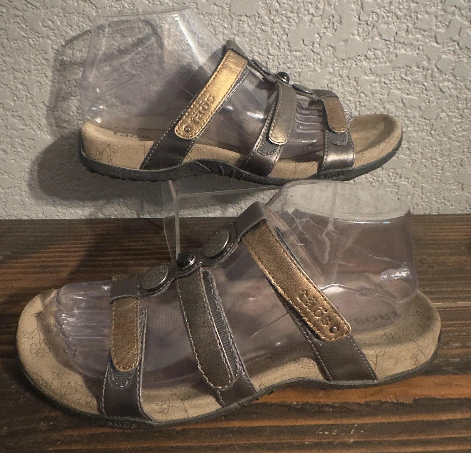TAOS Prize Sandals Womens 8 Bronze Three Strap Leather Slide Strappy Slip On